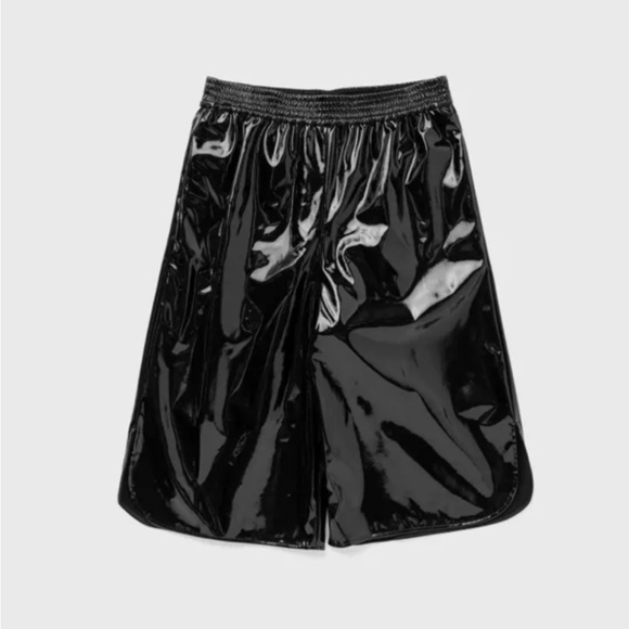 Scandinavian Baum und Pferdgarten Glossy Black shorts with Reflective Sheen - Picture 6 of 9